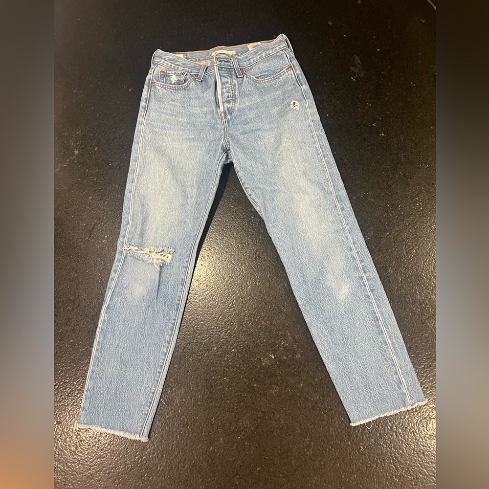 Levi's Premium Wedgie Distressed Jeans Blue Denim Medium Wash Button Fly Size 27